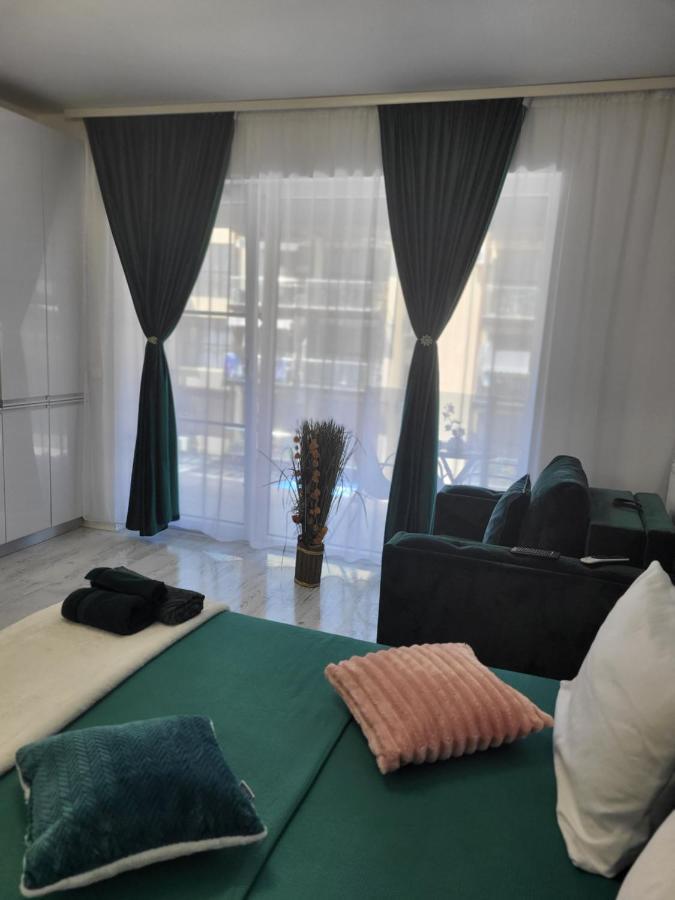 Apartmán Garsoniera Ady Mangalia Exteriér fotografie